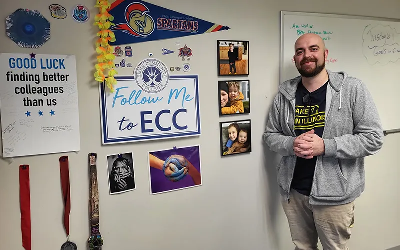 Tyler O'Donnell está en su oficina
