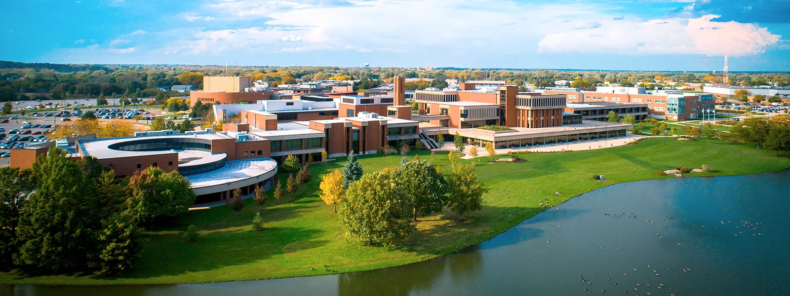 Aerial view of Elgin Community College and Lake Spartan.