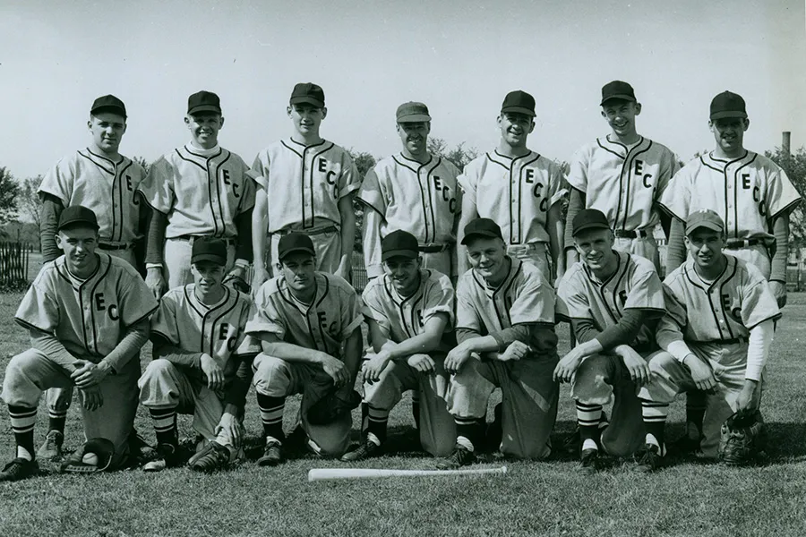 a team photo of baseball players